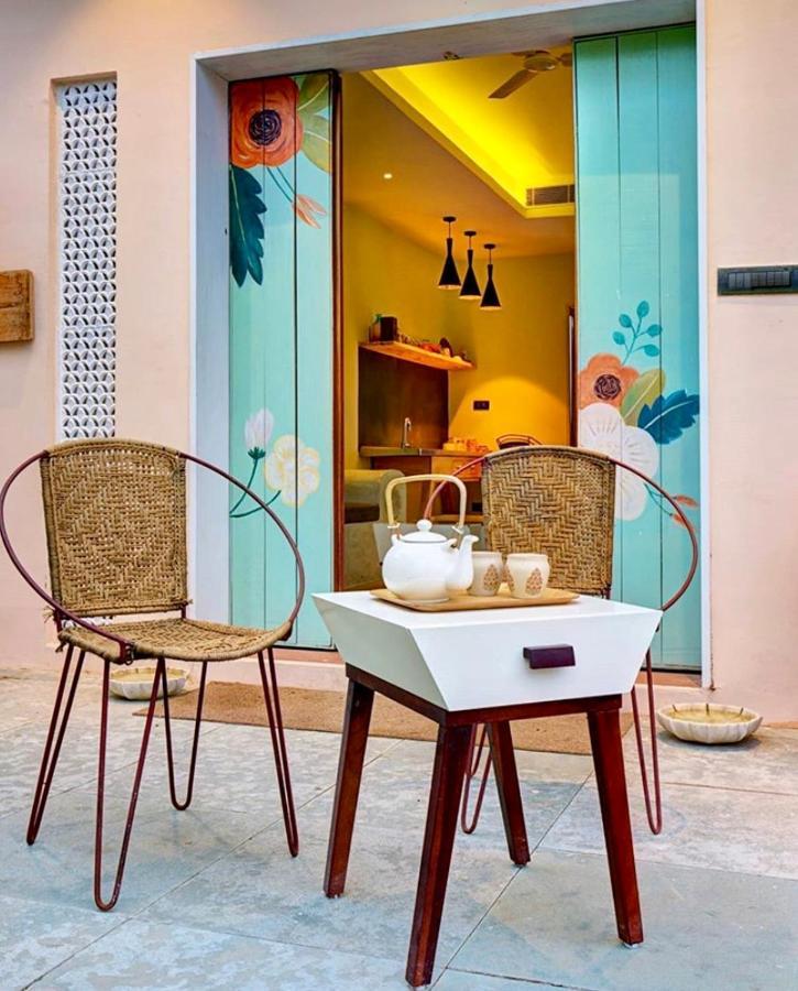 Parijat Private Pool Villa 1, 2 And 3 Bhk ウダイプル エクステリア 写真