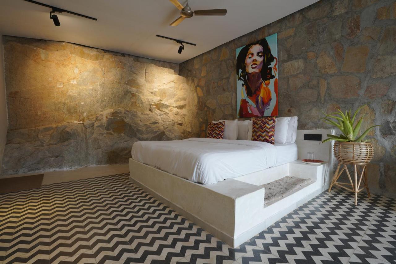 Parijat Private Pool Villa 1, 2 And 3 Bhk ウダイプル エクステリア 写真