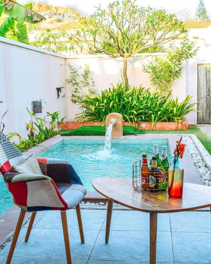 Parijat Private Pool Villa 1, 2 And 3 Bhk ウダイプル エクステリア 写真