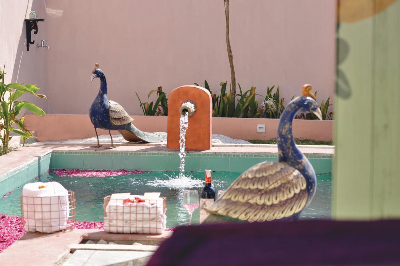 Parijat Private Pool Villa 1, 2 And 3 Bhk ウダイプル エクステリア 写真